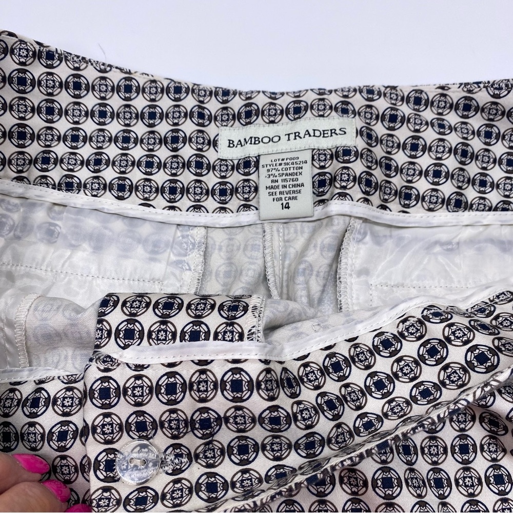 Bamboo Traders Womens Black & Cream Patterned Shorts Size 14 Bermuda Length - Picture 9 of 13